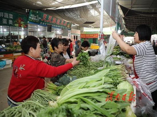 渭南市扎實(shí)推進(jìn)“六穩(wěn)”“六?！睕Q策部署，農(nóng)副產(chǎn)品產(chǎn)業(yè)鏈穩(wěn)中向好